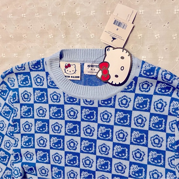 NWT HELLO KITTY Long Sleeved Short Sweater💙🤩😺 - Picture 2 of 6
